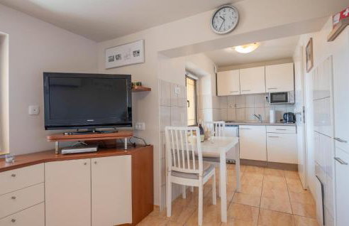 6 Bedroom Awesome Home In Prolozac - Foto 21