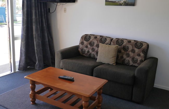 Raglan Palm Beach Motel - Photo 31