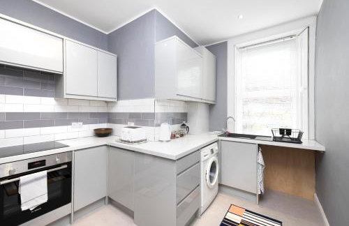 JOIVY Charming Apartment near Leith Links with Patio - Foto 6