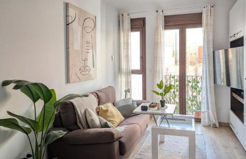 New Studio w Balcony AC Fast Wi-Fi 50inch TV - Photo 1