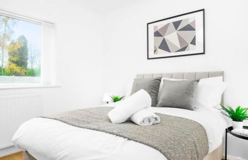 Four Bed House - Garden - Parking - Speed Wi-Fi 75CMR - Foto 35