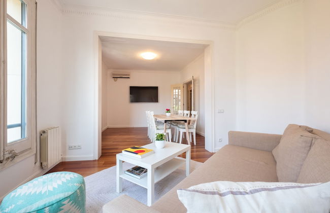 Stunning 4BR Apart in Sagrada Familia - Photo 36