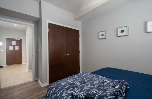 HUGE New Apartment, Free Parking, Near Mayo! - Foto 9