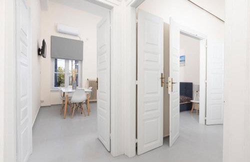 Enalios Apt #2- Spacious Flat in the Heart of Town - Foto 22