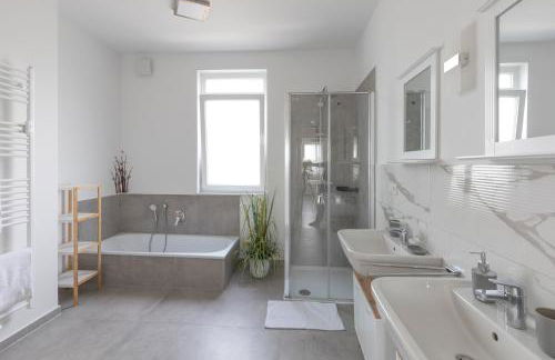 Moderne 2 Zimmer Ferienwohnung mit Dachterrasse - 95qm - Foto 16