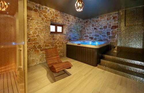 Villa Gabriel - Three Bedroom Villa with Outdoor Pool - Foto 38