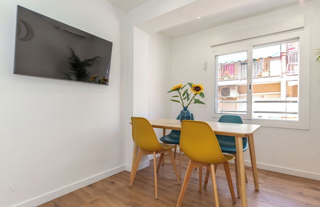 Picasso Suites Cornellá - Photo 19