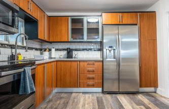 2 BD Home w/ Private Parking, Private Yard & W/D - Photo 3