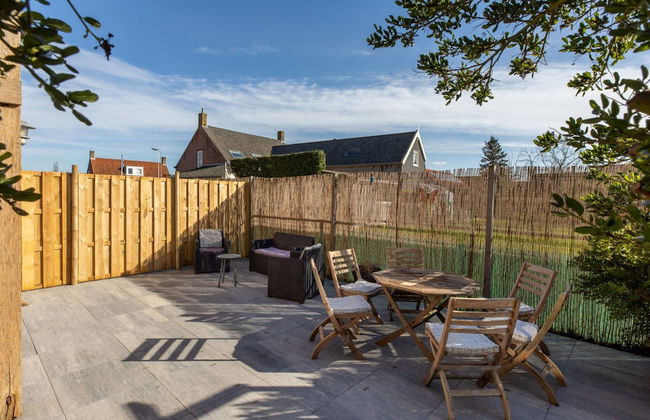 Welcoming Holiday Home With Garden - Photo 17