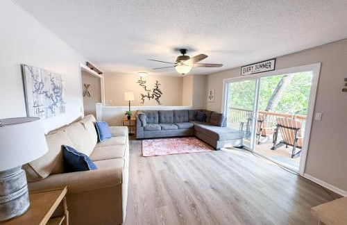 Lakefront 4BD2BADockGrillDecksFirepit-12PP - Photo 3