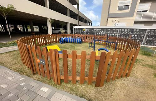 Apartamento na praia, 2 quartos e área de lazer - Foto 22