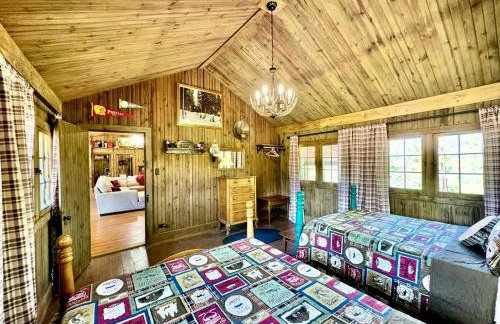 Tranquil Riverfront Cabin Retreat with Wildlife, Trails & Open Skies in Tahlequah, Oklahoma - Foto 44