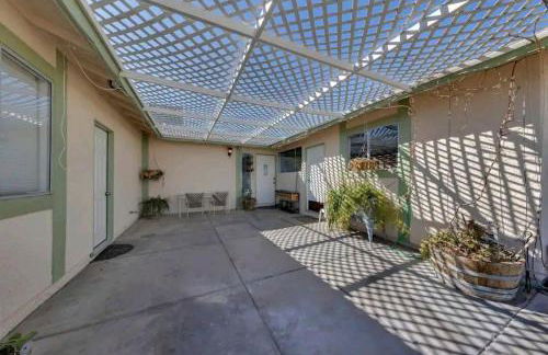Pool & Hot Tub! Centrally Located, Less Than 3 Miles to The Strip! - Foto 29