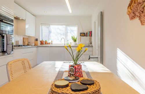 Modern 2 BD w/ Garden in the Heart of Tetbury! - Foto 34