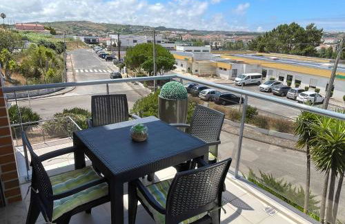 Stylish & Spacious Apartment with Balcony - Foto 1