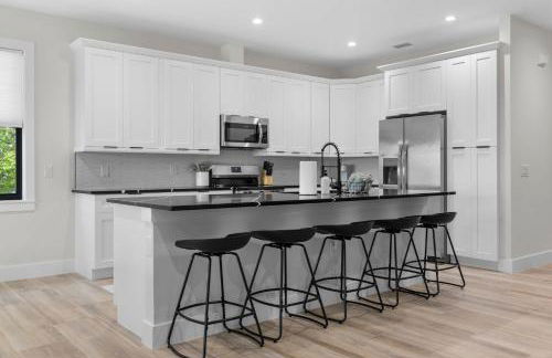 Naples Getaway by Beaches & Pickleball Courts - Photo 25