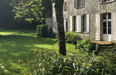 Les Escuries, dépendances du Château - Foto 14