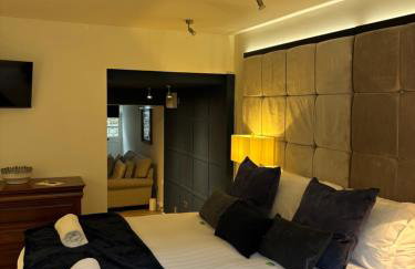 Otter Hollow - a spacious central apartment - Photo 1