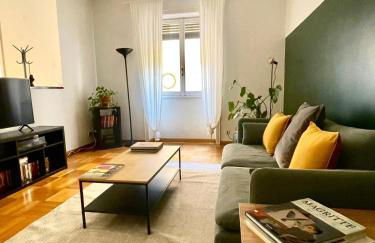 Downtown Milan Chic Apartment - Quiet Retreat with Free WIFI & Air Conditioning - Photo 1