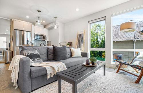 Rooftop Patio with Waterview, Private Garden & Grill 3BR 3BA- Modern Cityscape - Foto 14