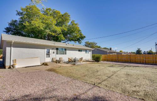 Quiet Pueblo Home with Pool Table, 5 Mi to Downtown! - Foto 28