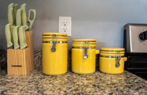 COZY home with fenced patio - Foto 57