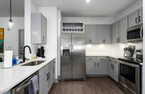 Birmingham Luxury Apt, near everything - Photo 17