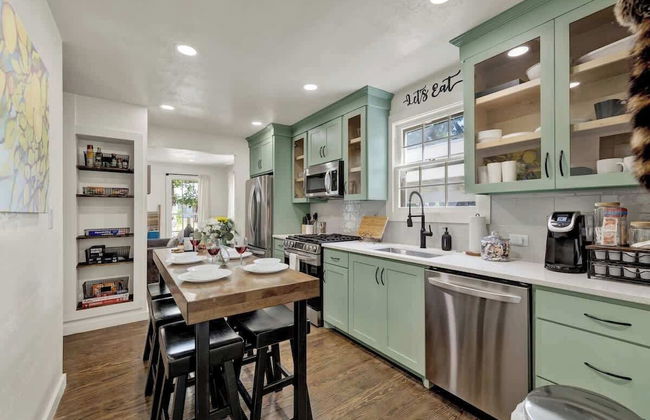 Southern Charm - Near Main With Hot Tub - Foto 8