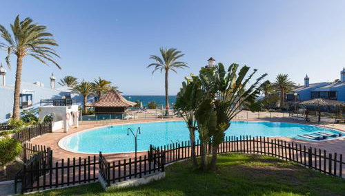 Amazing 3 bedroom next to the beach with heated pool - Foto 2, sunbed