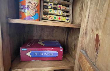 Sunlit Surf House 4BR Downtown Walk to beach - Foto 13