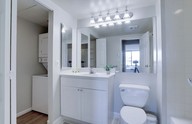 Modern Pentagon City Retreat - Photo 52