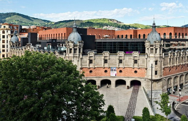 Tour combinato di architettura e storia di Bilbao in autobus e a piedi - Foto 7