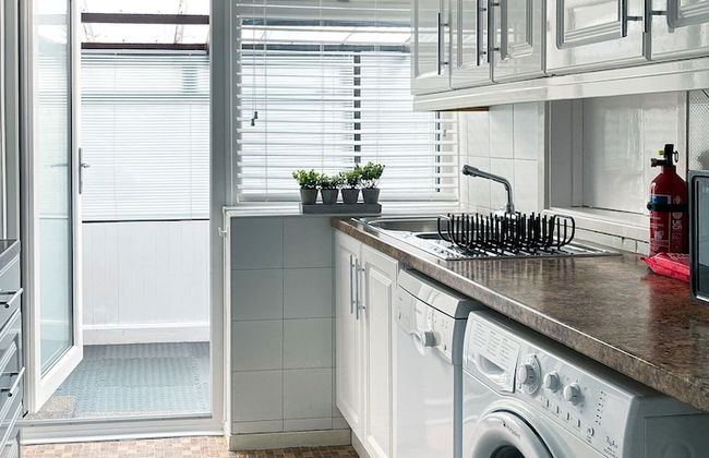 Phoenix House - Photo 28