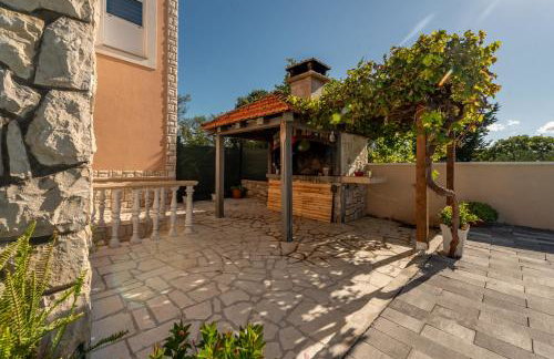 Holiday House Laetitia with pool - Foto 25