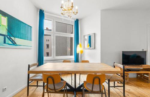 TheWilhelmshavener Group Apartment, group & family friendly, 100m2, 2BR, 1 living room, huge table, ideal for 4 - 6 Guests - Photo 4