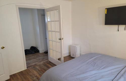 Two-Bedroom Home 25 min to NYC Free parking-UNIT-1 - Foto 15