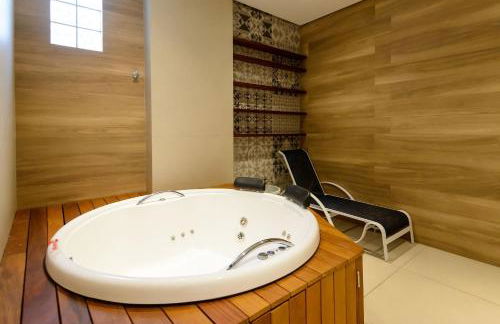 Flat c/ Limpeza Diária e Estacionamento - LB507 - Foto 55