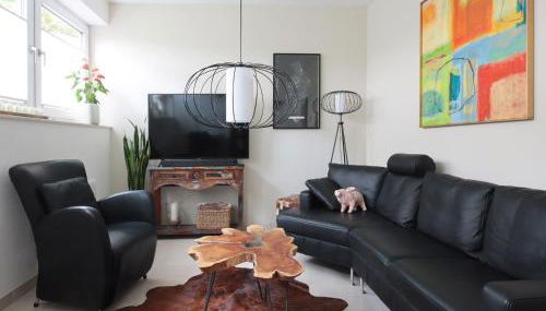 Charming LOUISE - Photo 2