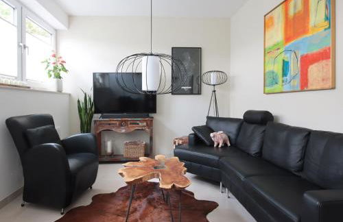 Charming LOUISE - Photo 2