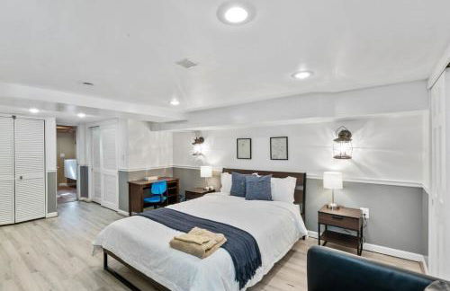 Beautiful 3BR 2BA Colonial House by CozySuites - Foto 6