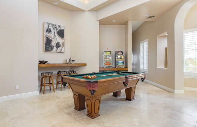 Modern Temecula Mansion w Pool, Hot Tub, Guest House & Valley Views Camila by Avantstay - Photo 10