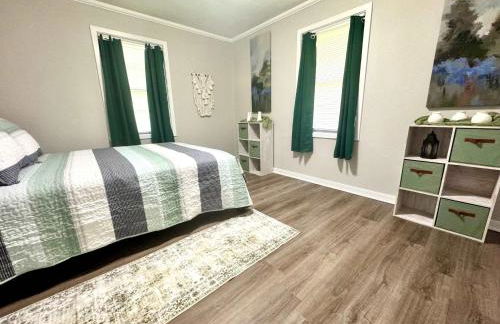 Soothing Greens Color Peaceful 3 BR 1BA Dwelling - Foto 12
