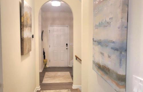 Modern & Luxurious 3 Bdrm 2.5 Bath Townhome - Foto 8