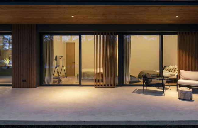 The Lake. Unique Waterfront Villa - Photo 36