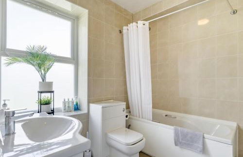 3 Bed in Whaley Bridge oc-h31967 - Photo 24