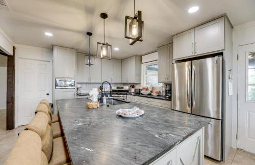 Family Home with Covered Patio and Grill in La Grange - Foto 11