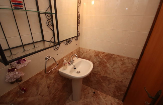 2 Bedroom House near Tombs of the Kings - Photo 20