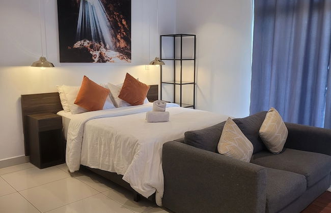 RT PROPERTIES @ THE GARDENS - Photo 4