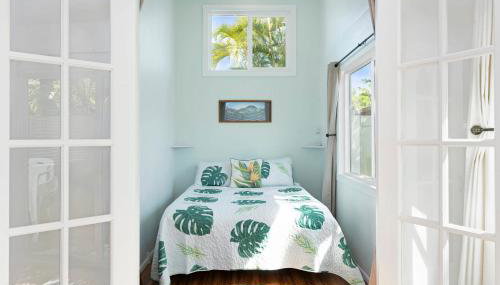 Stylish 1BR Apartment with AC Full Kitchen & WD - Just Steps to the Beach - Foto 1