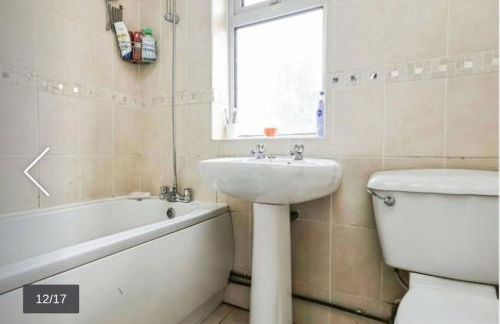 2 Bed Terrace House with modern touch - Foto 6